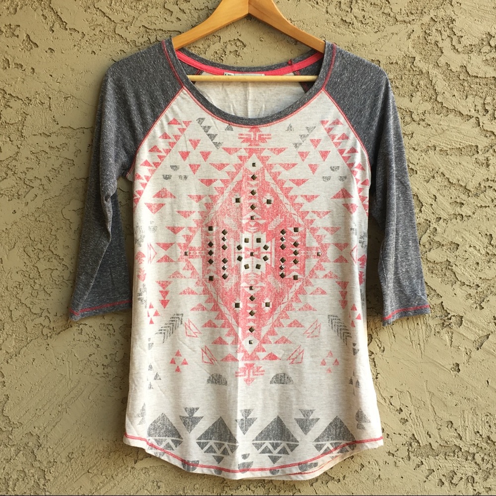 MAURICES Antique Brass Detail 3/4 Sleeve T-Shirt